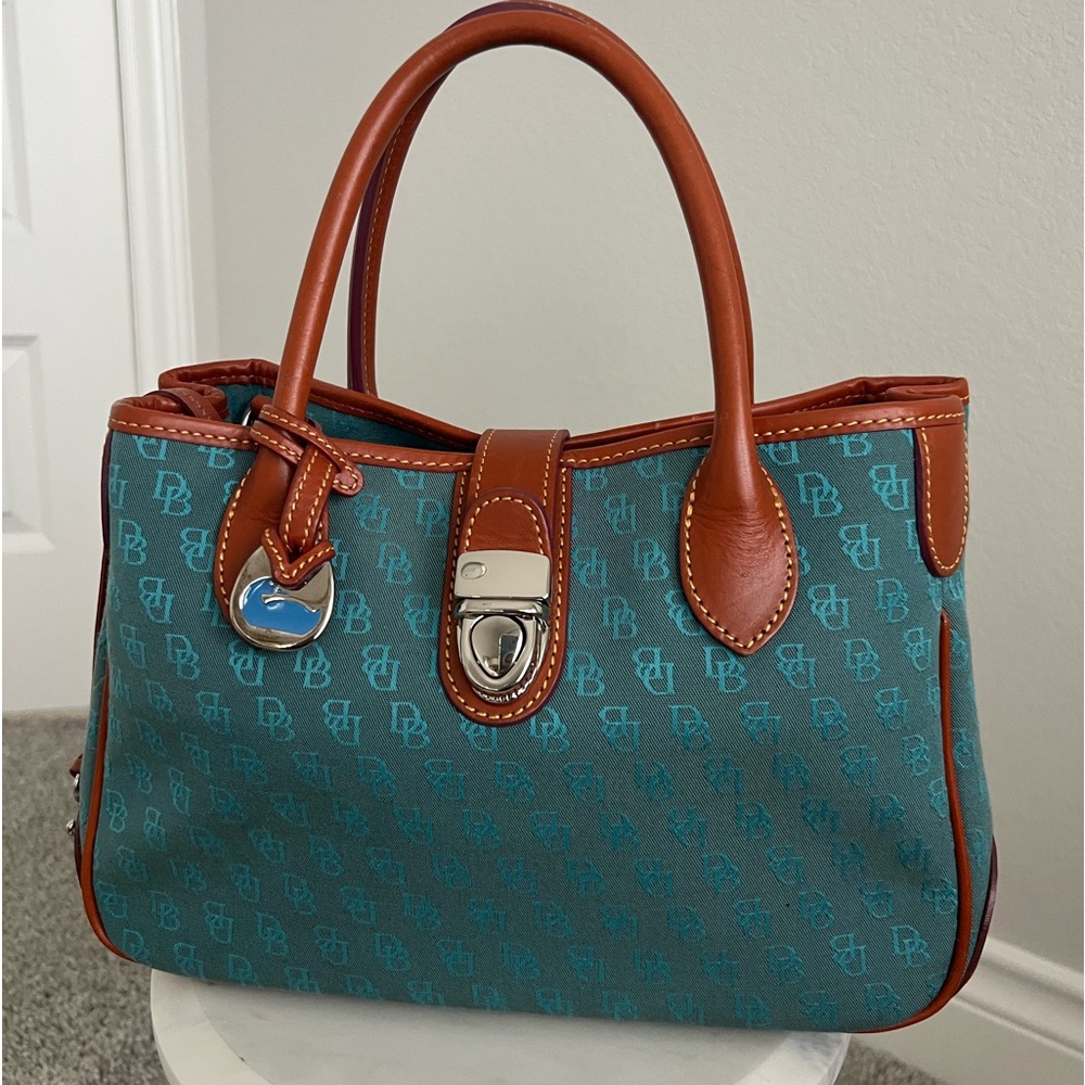 Dooney & Bourke